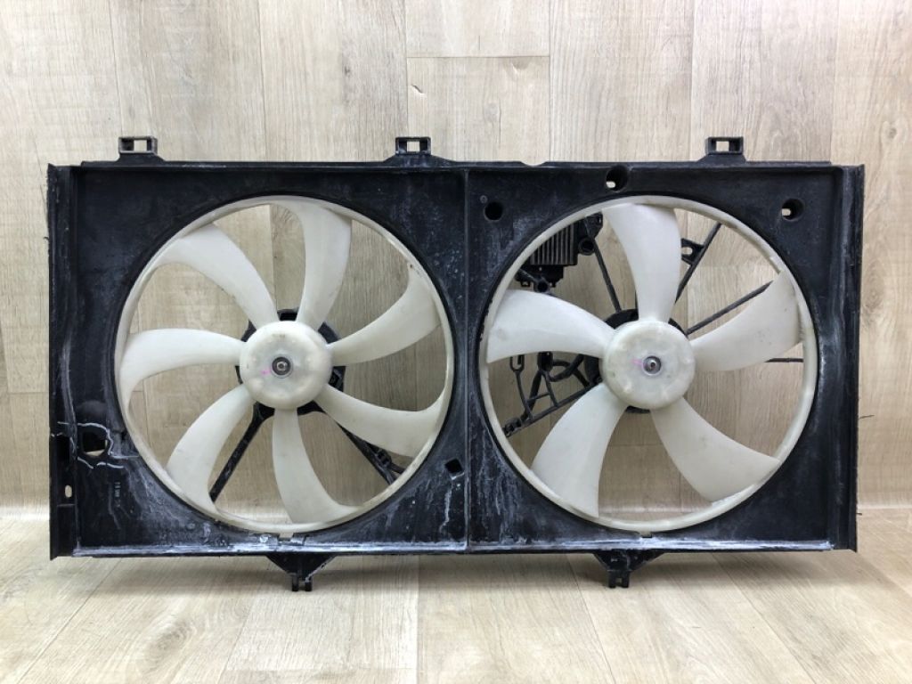 16711-AD010 | Дифузор вентилятора основного радіатора TOYOTA CAMRY 40 06-11