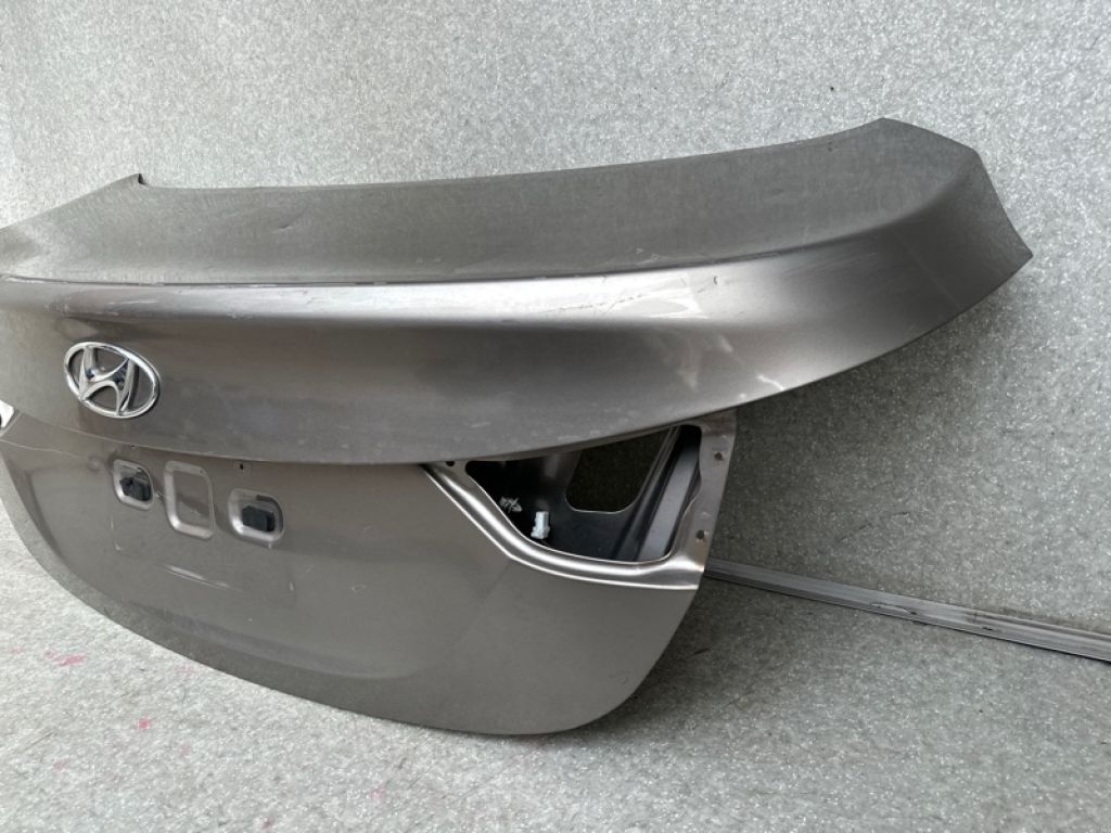 69200-3Y010 | Крышка багажника HYUNDAI ELANTRA MD 10-15 - Фото 5