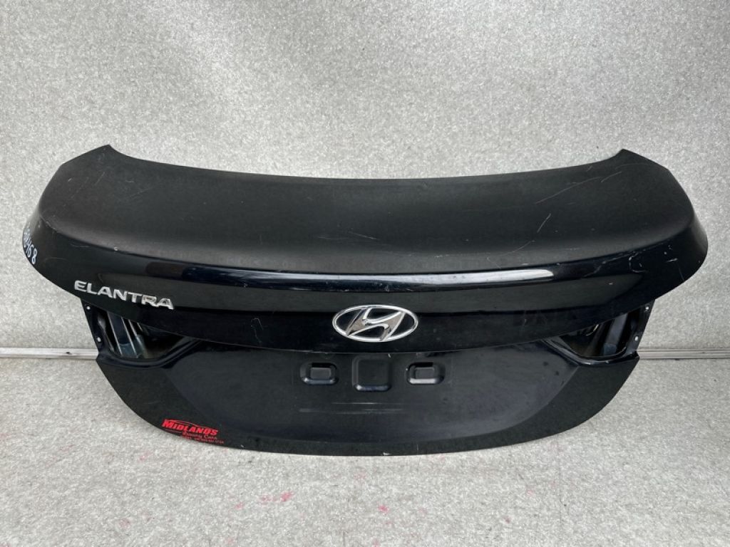 69200-3Y010 | Кришка багажника HYUNDAI ELANTRA MD 10-15