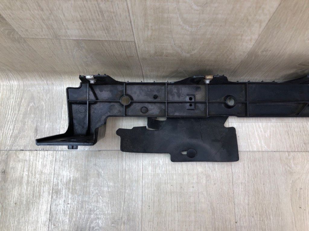 CJ5Z-8A284-C | Кронштейн решітки радіатора FORD ESCAPE 12-19 - Фото 2