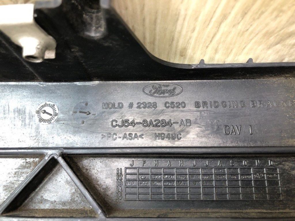 CJ5Z-8A284-C | Кронштейн решітки радіатора FORD ESCAPE 12-19 - Фото 8