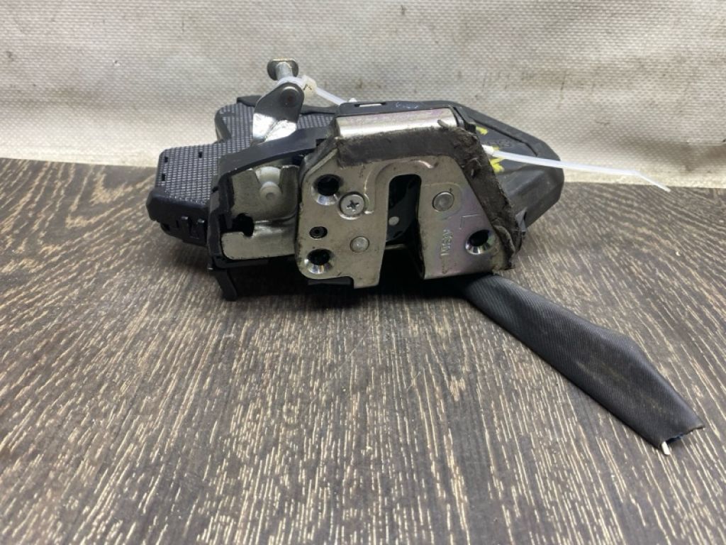 69060-33111 | Замок двері задн. лів. LEXUS ES300 ES330 01-06 - Фото 3