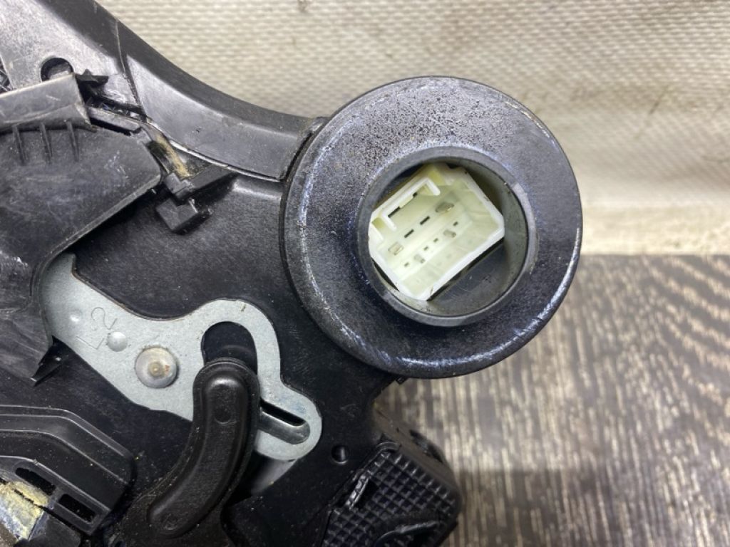 69060-33111 | Замок двері задн. лів. LEXUS ES300 ES330 01-06 - Фото 4