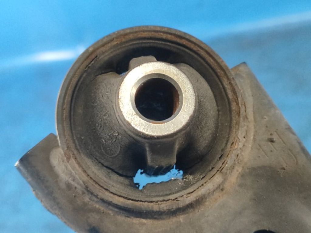 20202AJ04A | Важіль передньої підвіски нижній прав. SUBARU OUTBACK 09-14 BR - Фото 4