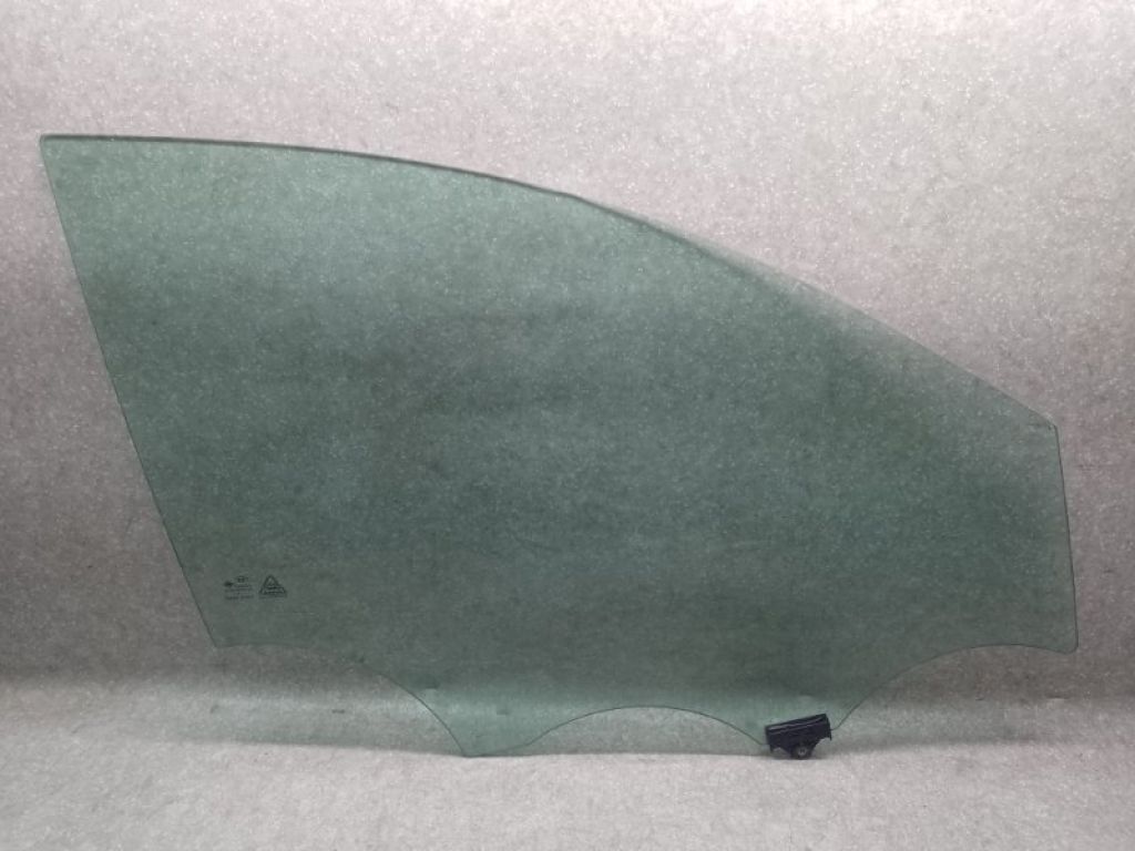 82420C5010 | Скло дверей передн. прав. KIA SORENTO UM 14-