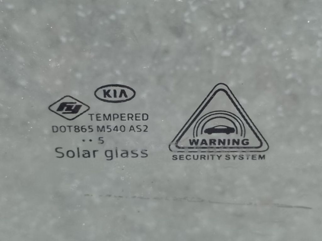 82420C5010 | Скло дверей передн. прав. KIA SORENTO UM 14- - Фото 2