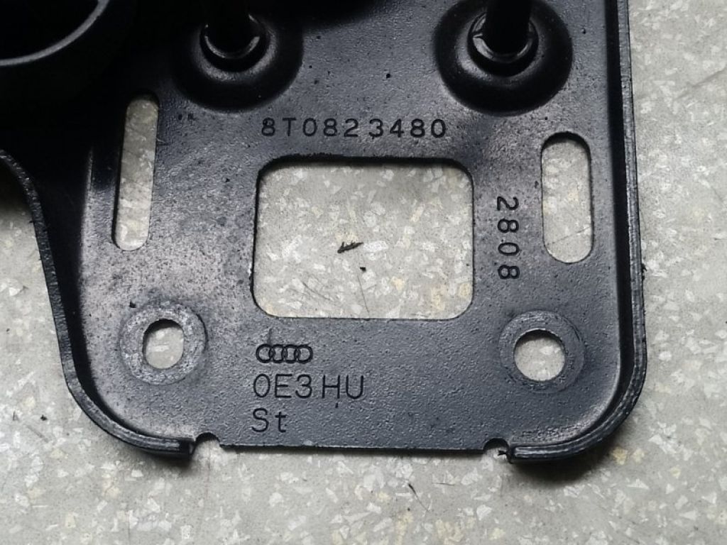 8T0823480 | Гак замка капота AUDI A5 07-17 - Фото 3