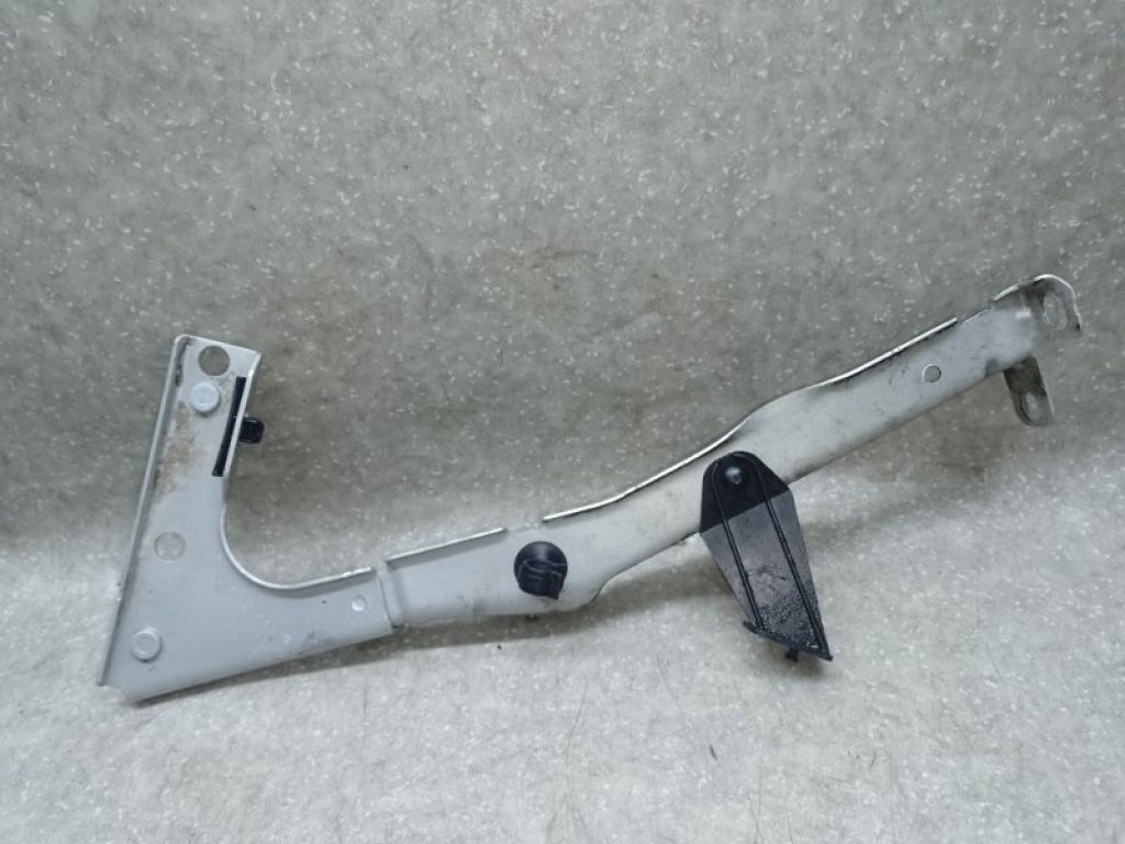 8T0821135C | Кронштейн крила передн. лів. AUDI A5 07-17 - Фото 3