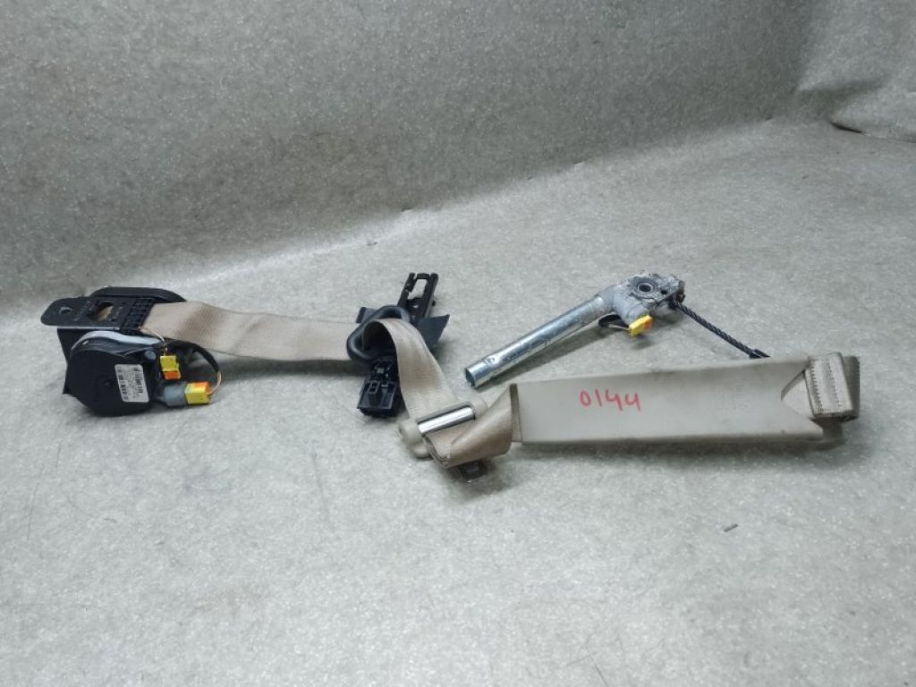 CJ5Z-78611B08-AD | Ремінь безпеки передн. прав. FORD ESCAPE 12-19 - Фото 2