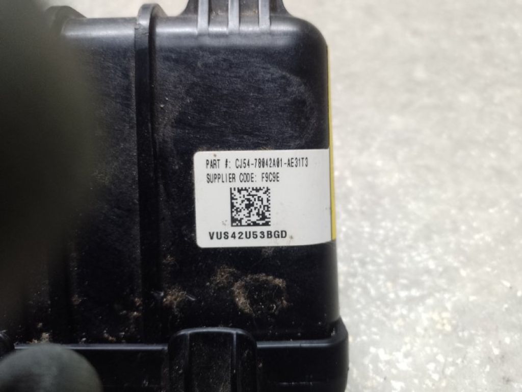 GJ5Z-78045J77-AE | Подушка безпеки в коліна FORD ESCAPE 12-19 - Фото 3