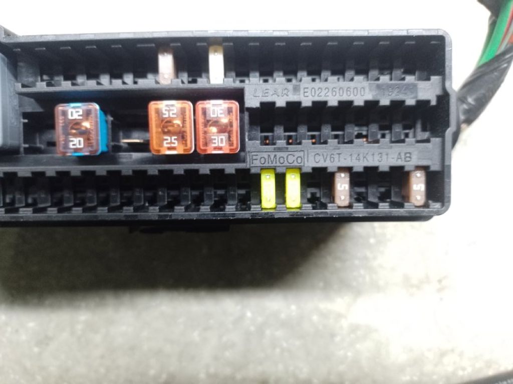 CV6T-14K131-AB | Блок предохранителей моторный отсек FORD ESCAPE 12-19 - Фото 4