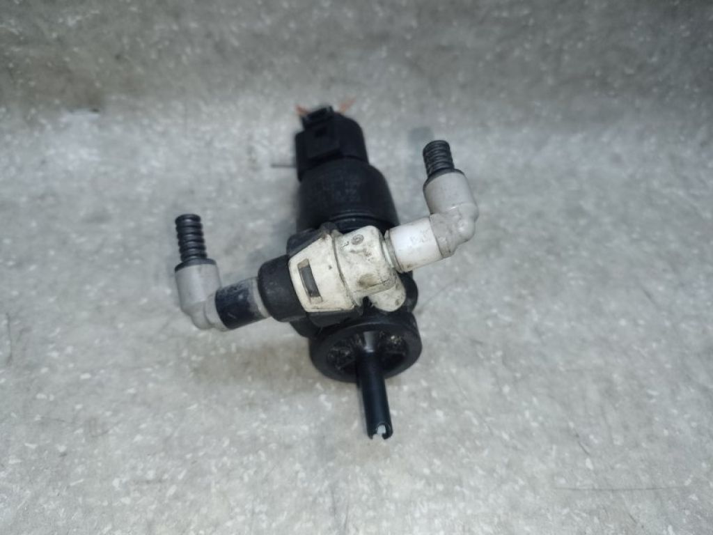 CJ5Z-17664-A | Насос омивача скла FORD ESCAPE 12-19 - Фото 2