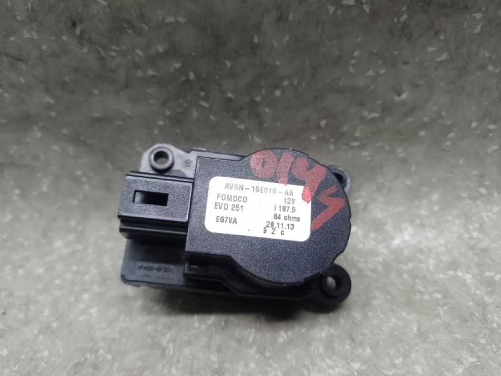 AV6Z-19E616-B | Моторчик заслінки пічки FORD ESCAPE 12-19