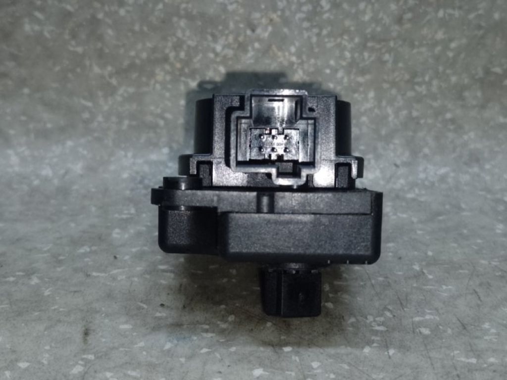 AV6Z-19E616-B | Моторчик заслінки пічки FORD ESCAPE 12-19 - Фото 3