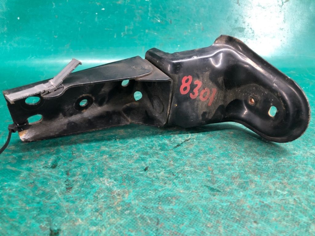 L207-56-04XA | Кріплення акумулятора MAZDA CX-9 06-16 - Фото 3