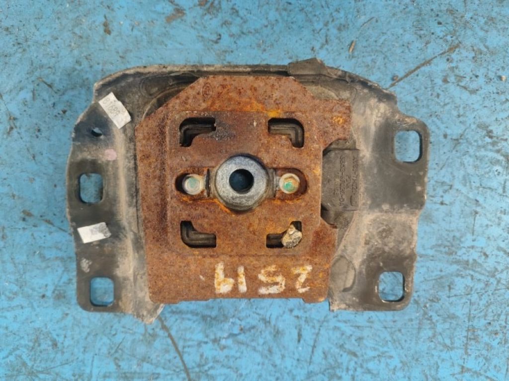 AV6Z-7M121-A | Подушка двигуна верхня лів. FORD FOCUS 10-18 - Фото 2