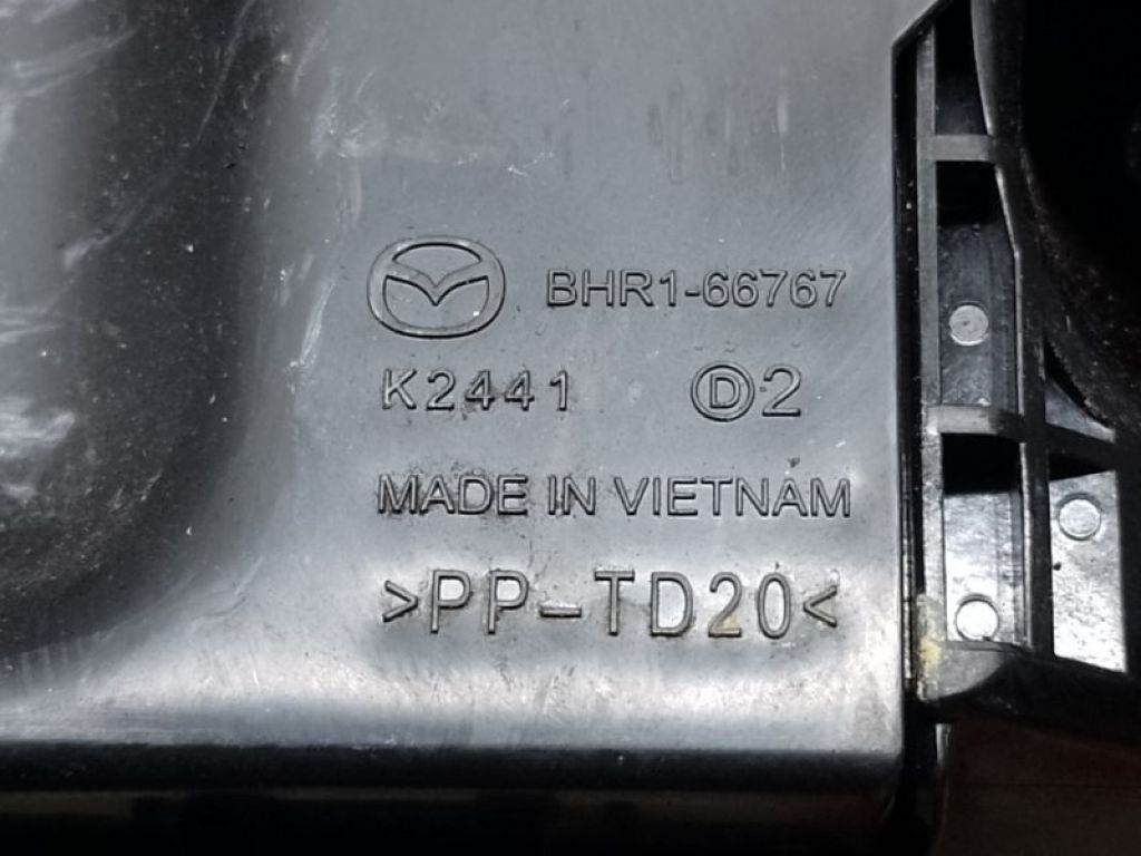 B62S-66-760 | Блок предохранителей моторный отсек MAZDA 3 BM 13-19 - Фото 9
