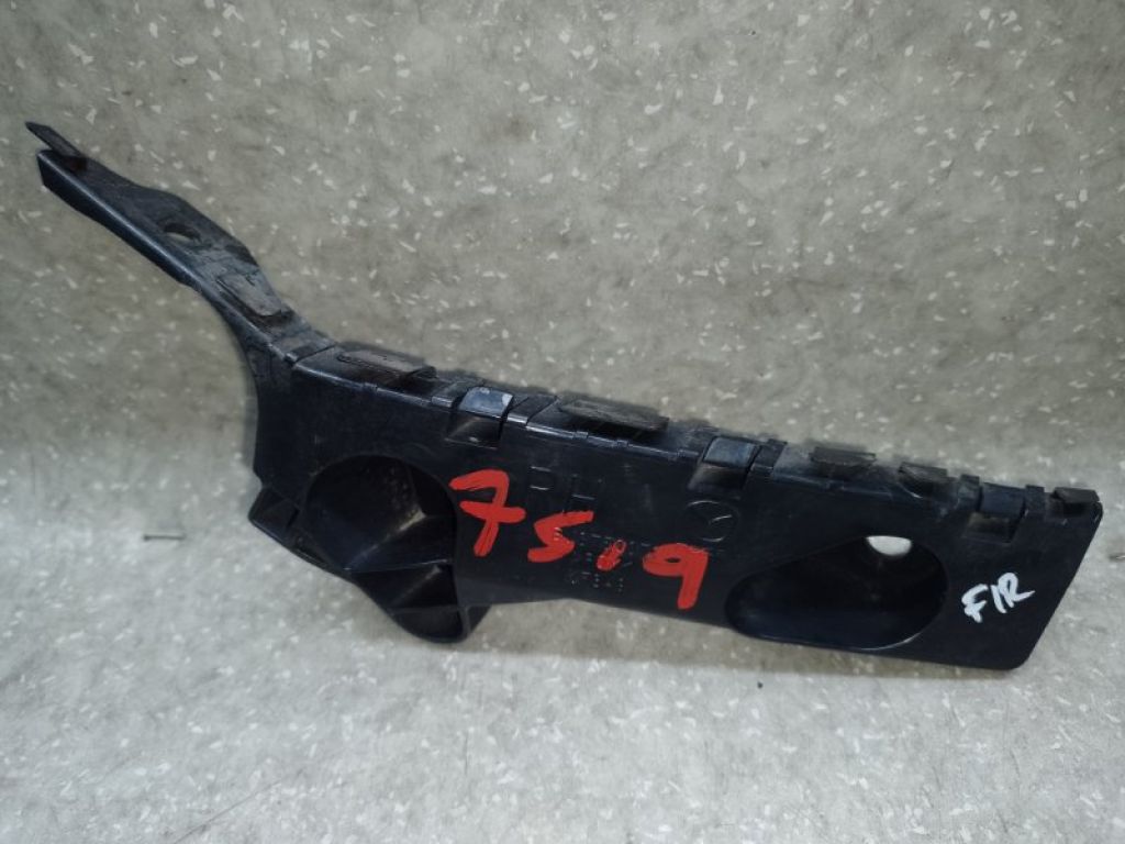 BHN1-50-0T1F | Кронштейн/кріплення переднього бампера (на крилі) праве MAZDA 3 BM 13-19
