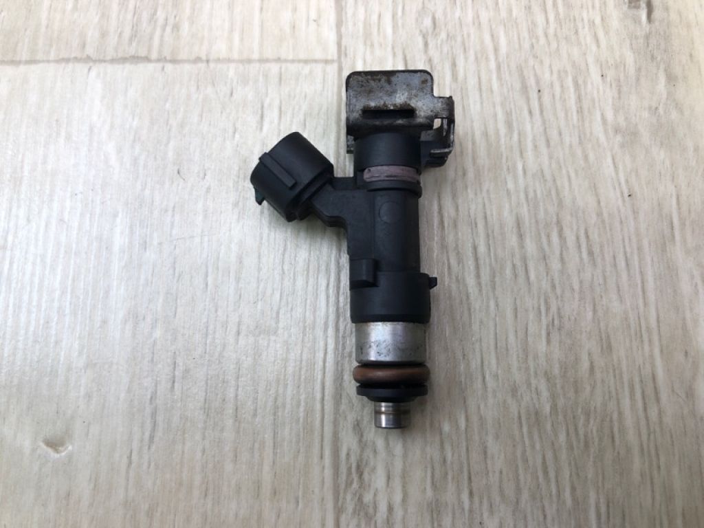 166007S00A | Форсунка паливна NISSAN QX56 / TITAN / ARMADA 04-16