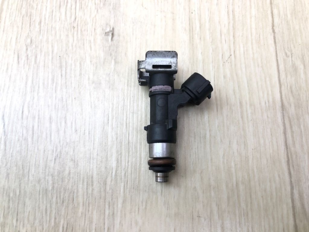 166007S00A | Форсунка топливная NISSAN QX56 / TITAN / ARMADA 04-16