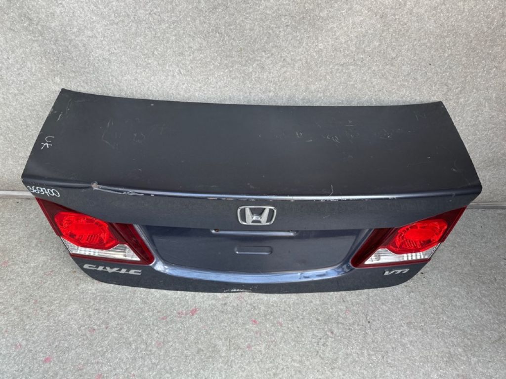 68500-SND-G10ZZ | Кришка багажника HONDA CIVIC 4D 06-11 - Фото 3