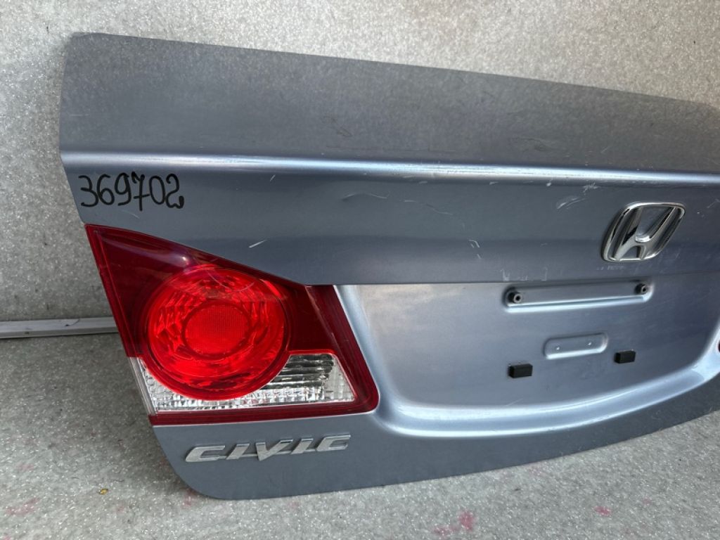 68500-SNK-G00ZZ | Кришка багажника HONDA CIVIC 4D 06-11 - Фото 4