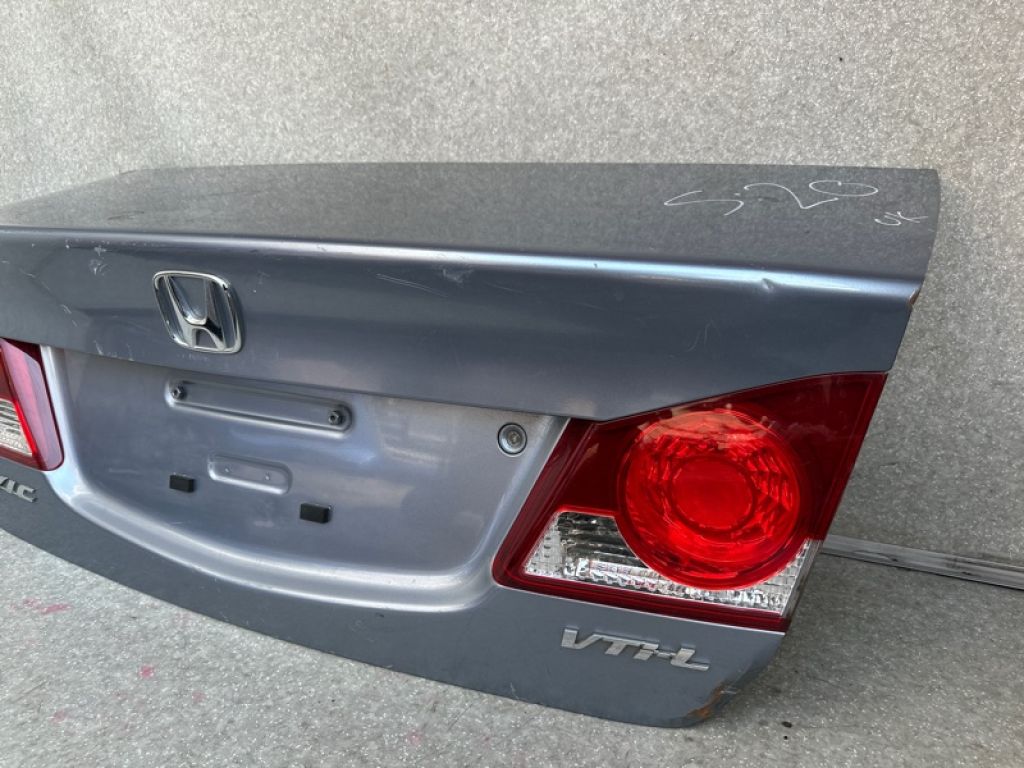 68500-SNK-G00ZZ | Кришка багажника HONDA CIVIC 4D 06-11 - Фото 5