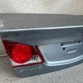 68500-SNK-G00ZZ | Кришка багажника HONDA CIVIC 4D 06-11 - Прев'ю 4