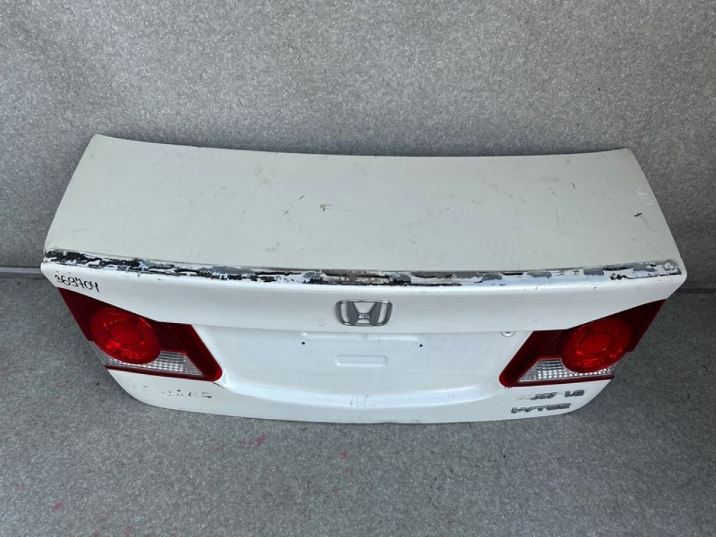 68500-SNK-G00ZZ | Крышка багажника HONDA CIVIC 4D 06-11 - Фото 3