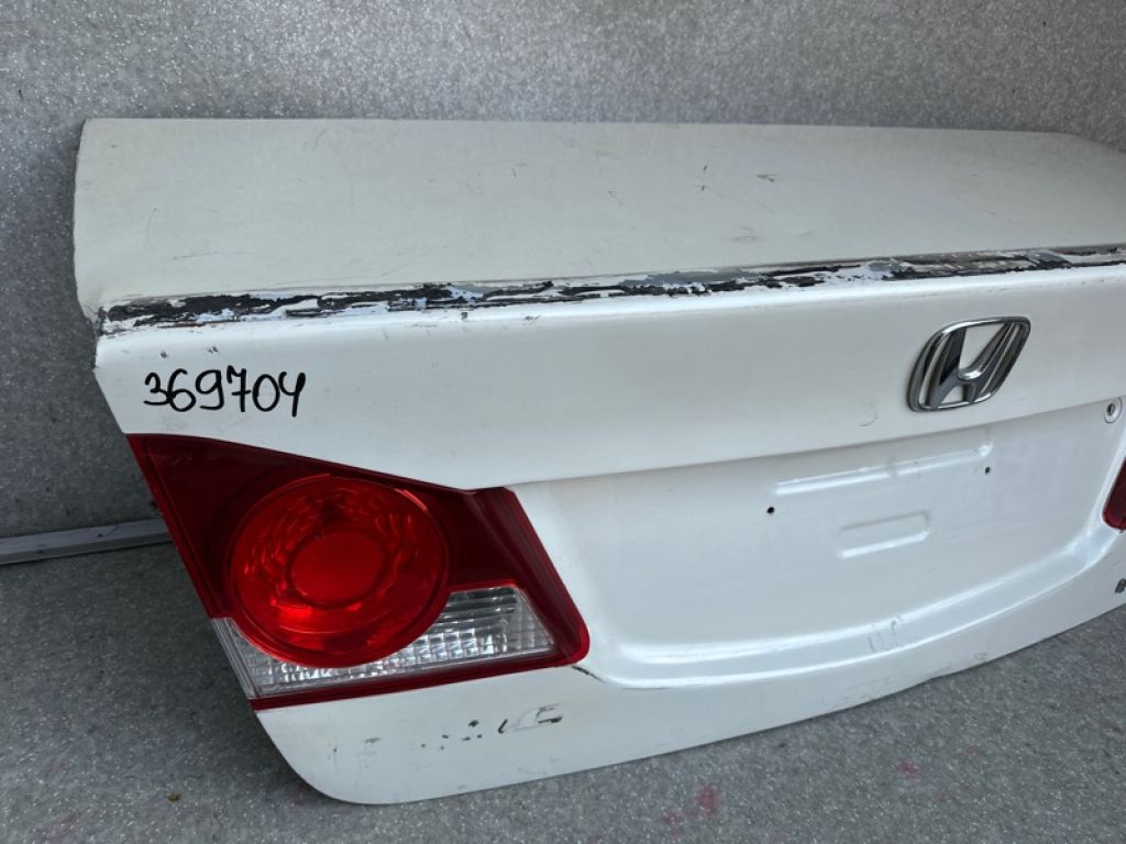 68500-SNK-G00ZZ | Крышка багажника HONDA CIVIC 4D 06-11 - Фото 4