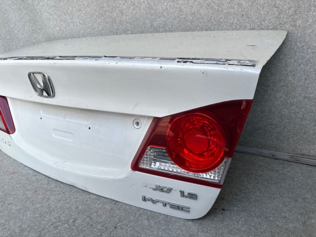 68500-SNK-G00ZZ | Крышка багажника HONDA CIVIC 4D 06-11 - Фото 7