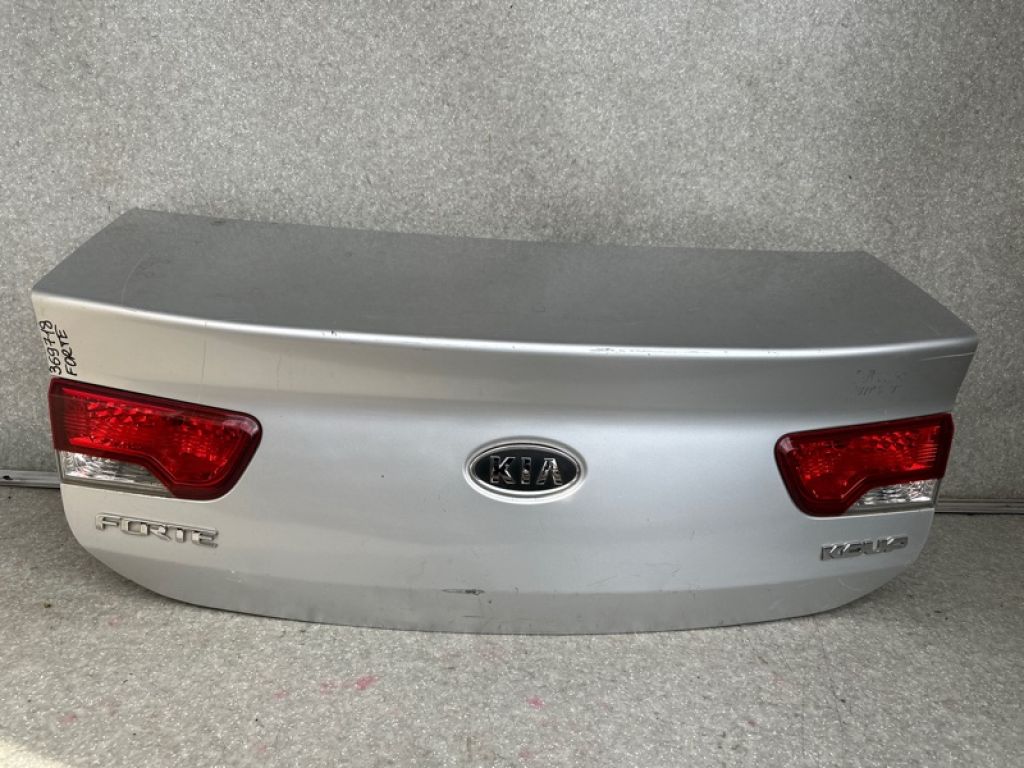 692001M200 | Кришка багажника KIA FORTE/CERATO TD 08-13 - Фото 2