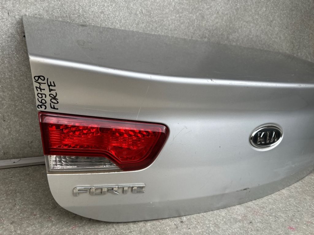 692001M200 | Кришка багажника KIA FORTE/CERATO TD 08-13 - Фото 4