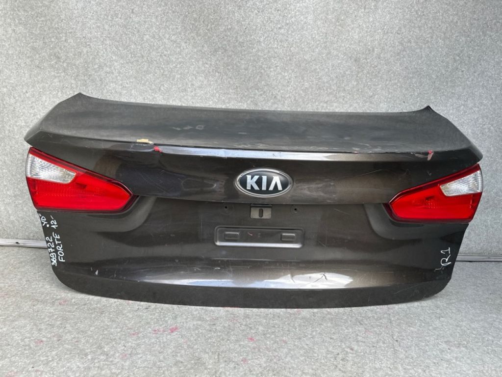 69200A7010 | Кришка багажника KIA CERATO YD 12- - Фото 2
