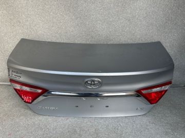 Кришка багажника TOYOTA CAMRY 55 14-17