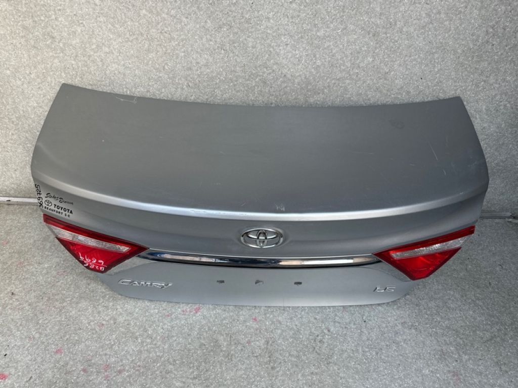 64401-06A40 | Кришка багажника TOYOTA CAMRY 55 14-17 - Фото 3