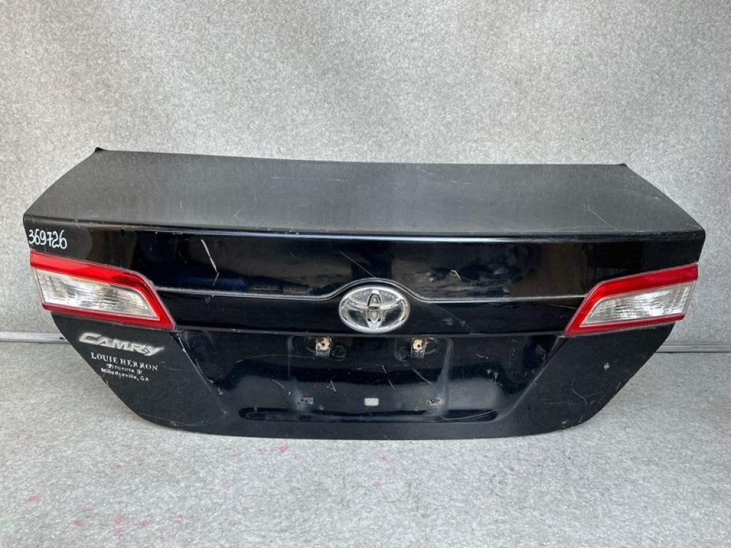 64401-06630 | Кришка багажника TOYOTA CAMRY 50 12-15 - Фото 2
