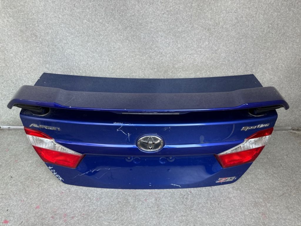 6440133580 | Кришка багажника TOYOTA CAMRY 50 12-15