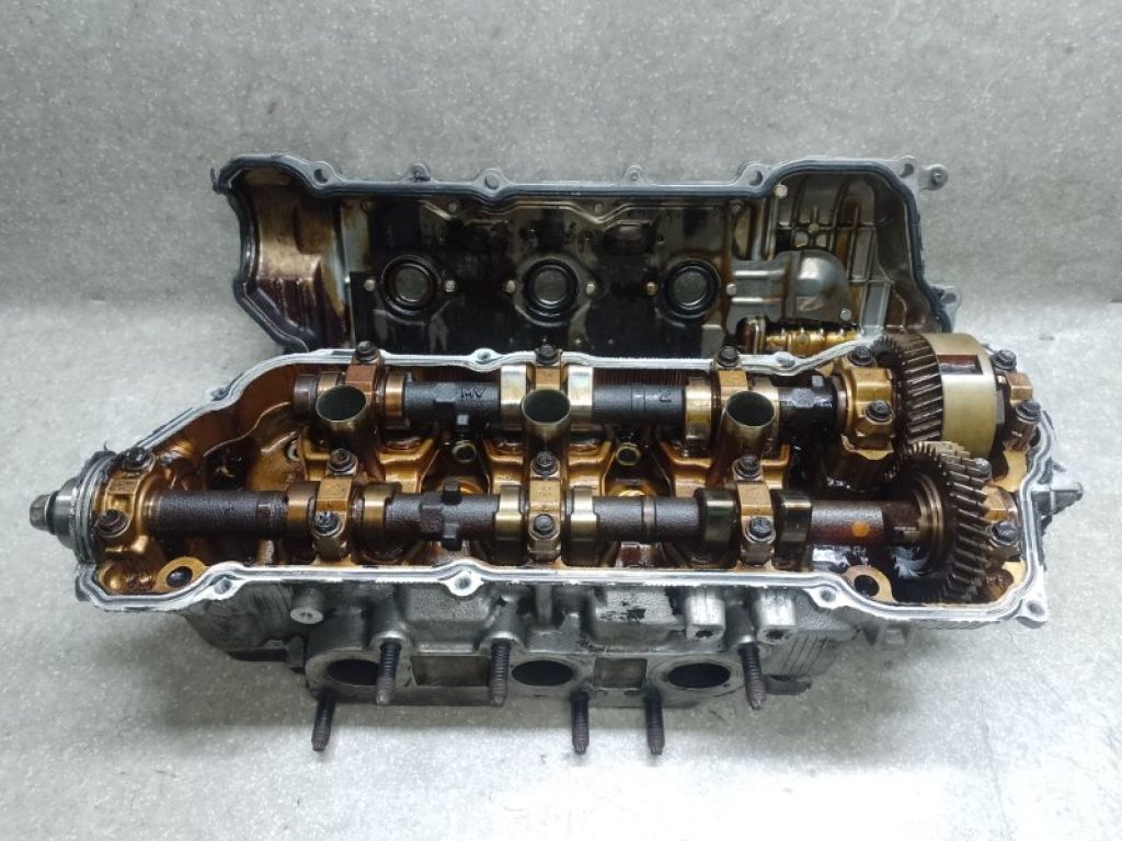 1110229058 | Головка блоку циліндрів лів. LEXUS RX300/330/350/400 03-09