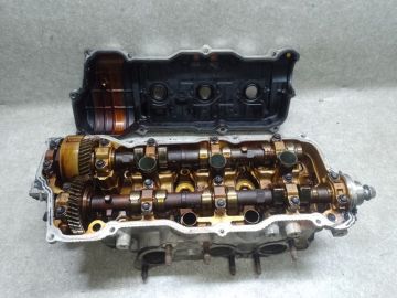 Головка блоку циліндрів прав. LEXUS RX300/330/350/400 03-09