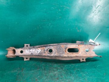Рычаг задней подвески поперечный нижний LEXUS SC430 01-10