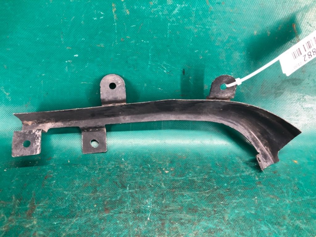 9A7 819 511 00 | Пластик под лобовое стекло / Жабо лев. PORSCHE PANAMERA 16-24