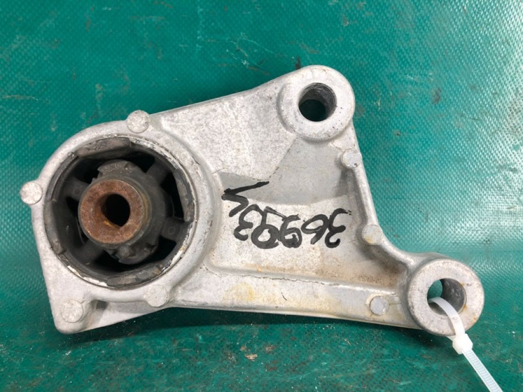 KD35-28-68XA | Подушка редуктора задн. прав. MAZDA CX-9 16-
