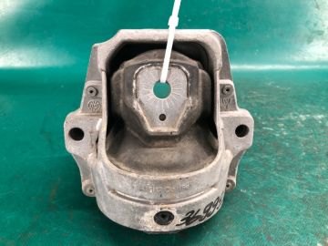 Подушка двигателя AUDI A4 08-15