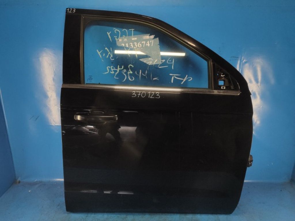 JL1Z7820124A | Двері передн. прав. FORD EXPEDITION 17-