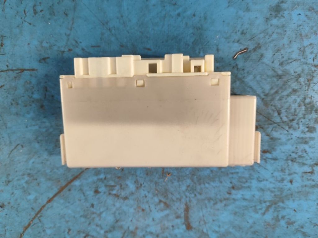 82641-47031 | Запобіжник TOYOTA PRIUS - 30 09-17 - Фото 2