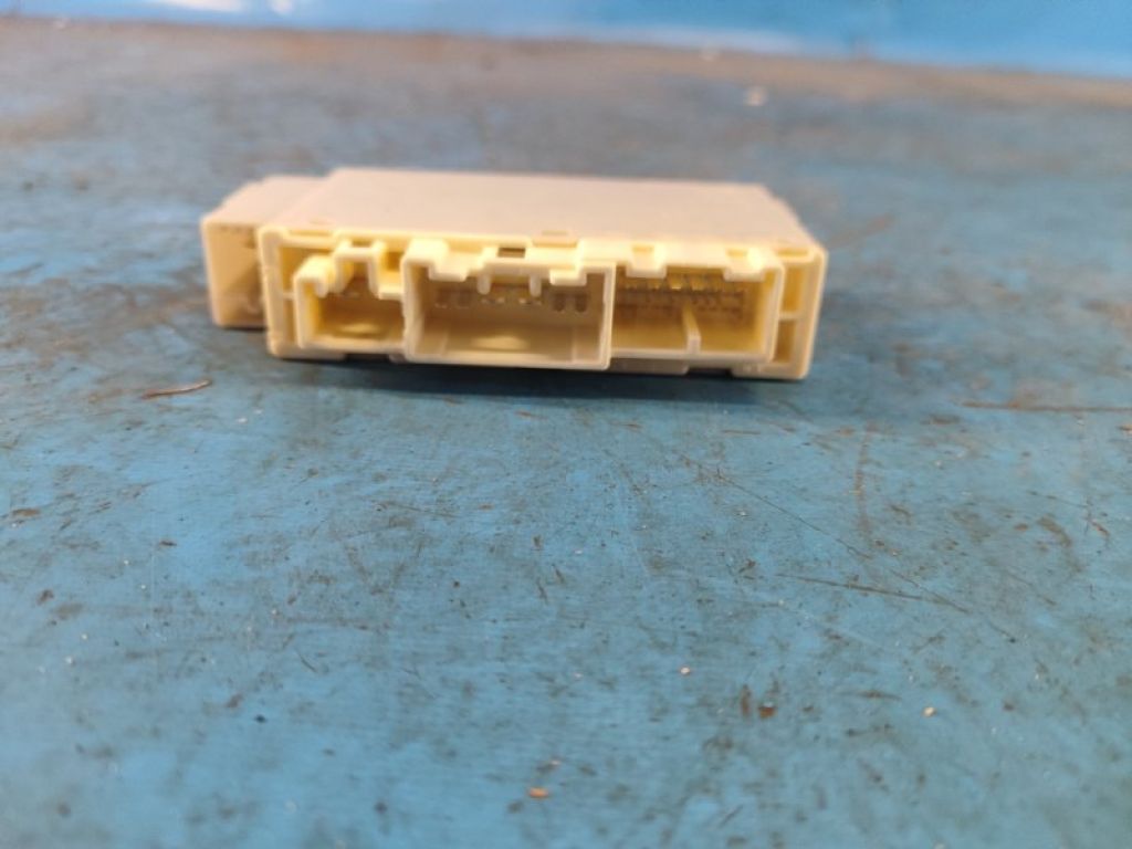 82641-47031 | Запобіжник TOYOTA PRIUS - 30 09-17 - Фото 3