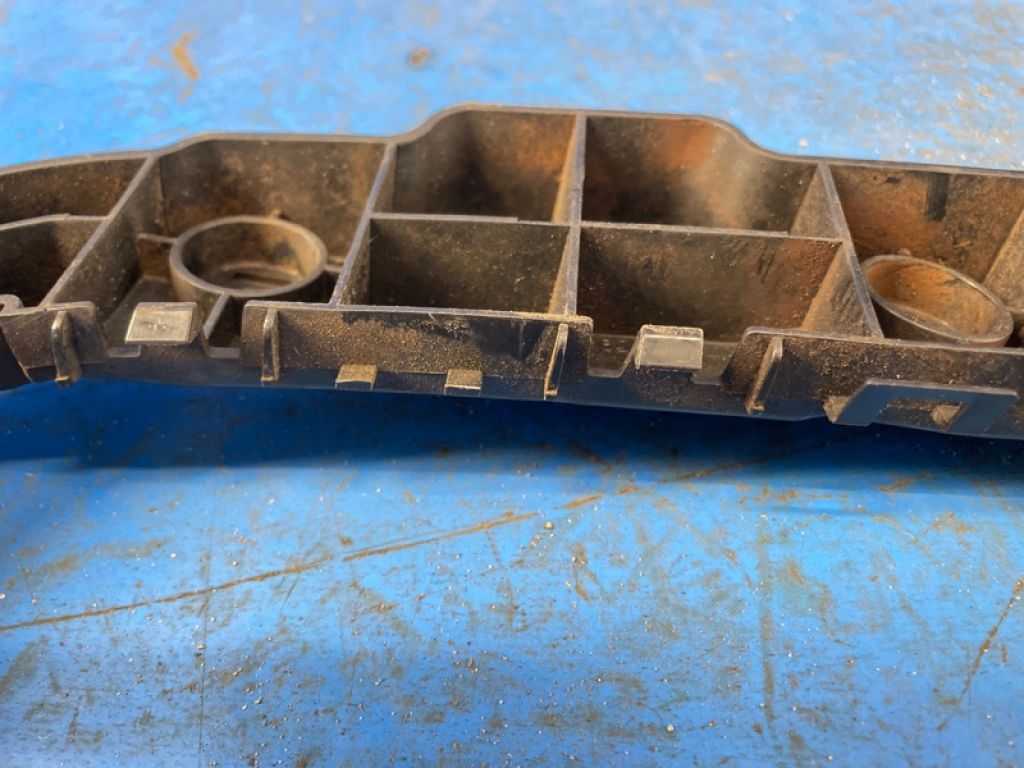 71822-57L00 | Кронштейн заднего бампера лев. SUZUKI KIZASHI 09-14 - Фото 6