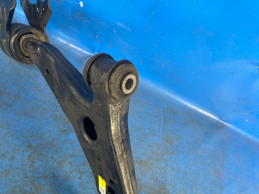 CV6Z-3078-C | Важіль передньої підвіски нижній прав. FORD ESCAPE 12-19 - Фото 4