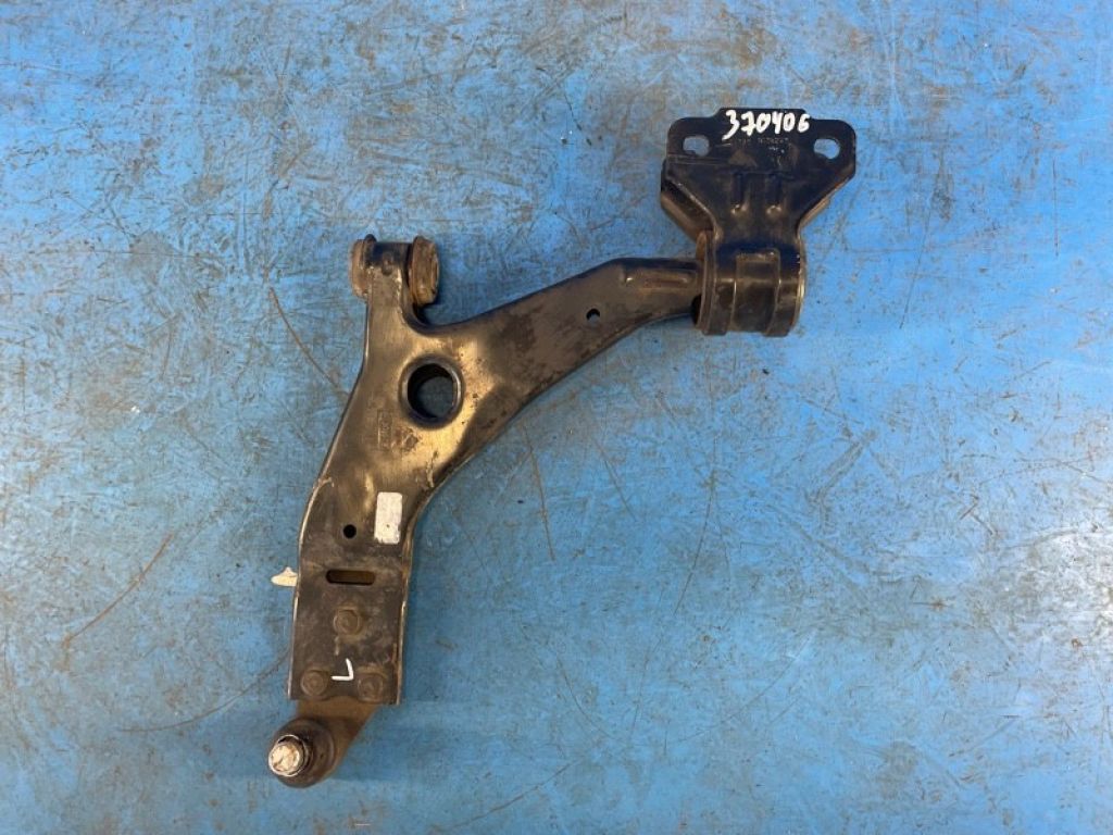 CV6Z-3079-F | Важіль передньої підвіски нижній лів. FORD ESCAPE 12-19